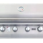 Lion L60000 32-Inch 4-Burner Stainless Steel Built-In Grill Closed Lid showing XL Temperature Gauge 65625 or 65623