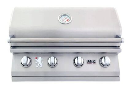 Lion L60000 32-Inch 4-Burner Stainless Steel Built-In Grill Closed Lid showing XL Temperature Gauge 65625 or 65623